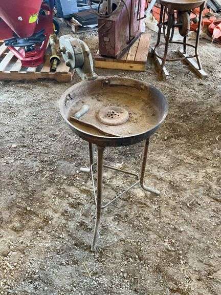 Black Smithing Cast Iron 18” Bowel Forge With Blower