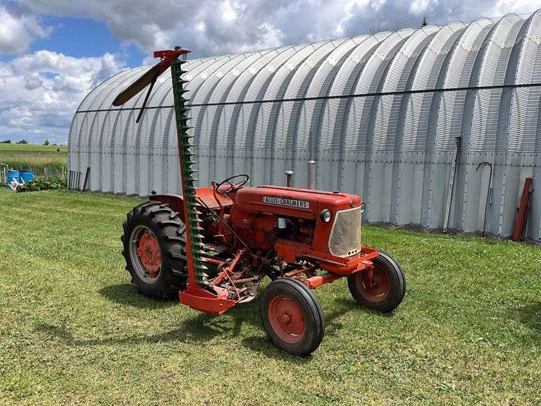 Allis Chalmers D14 w/ sickle mower gas, WF, new rear tires, PTO, snap coupl