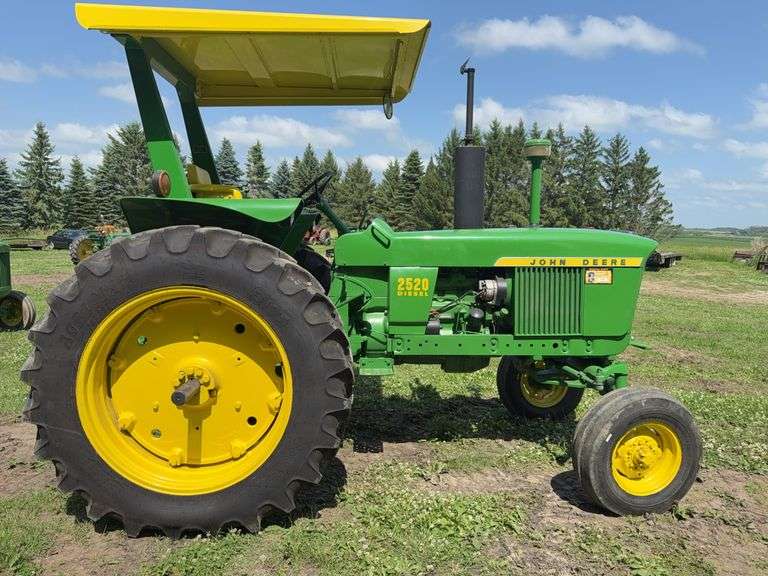 John Deere 2520 Diesel Synchro Tractor, Restored, Wide Front, ROPS Canopy, 