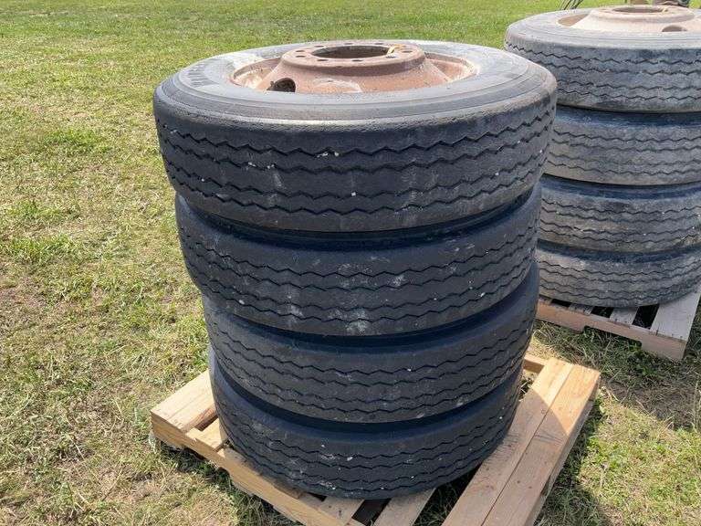 (4) 285/75R24.5 tires on Steel rims