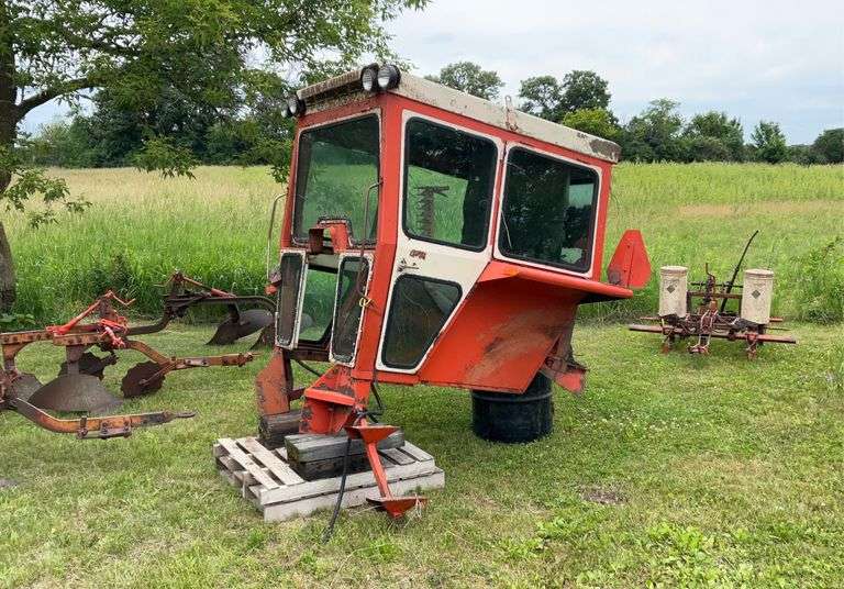 Year-a-round cab