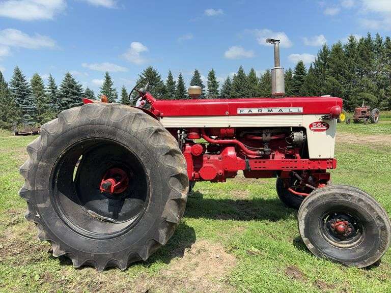 1959 Farmall Model 560 Gas Tractor, Wide Front, Fenders, After Market 3 Poi