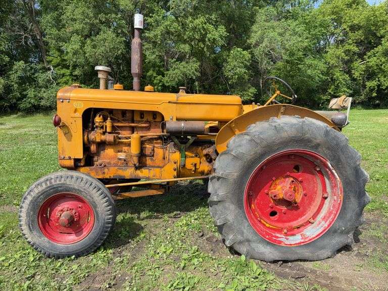 Minneapolis-Moline Model GB Gas Tractor, Wide Front, 16.9-34 Rear Tires, PT