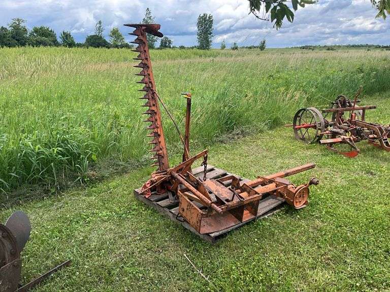 Allis Chalmers Sickle mower for a G tractor