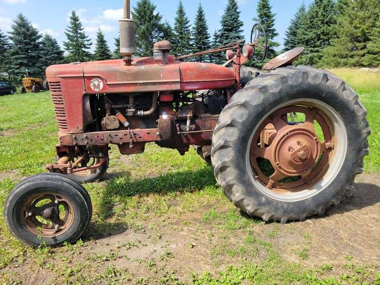 Farmall Model Super M Tractor, M&W Live Hydraulics, Char-Lynn Power Steerin