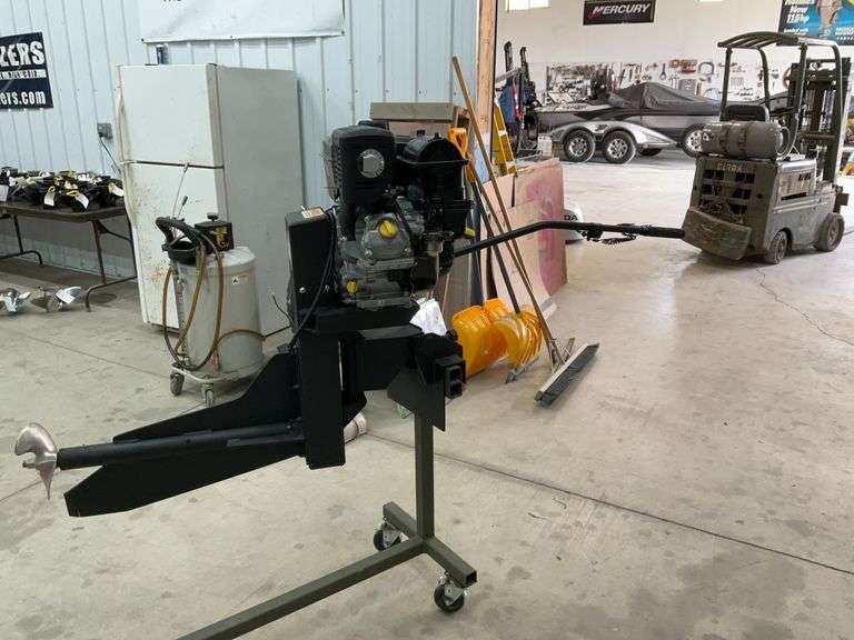 2022 Mud Walker 14hp Surface Drive Mud Motor 15" short shaft Never Been Ran