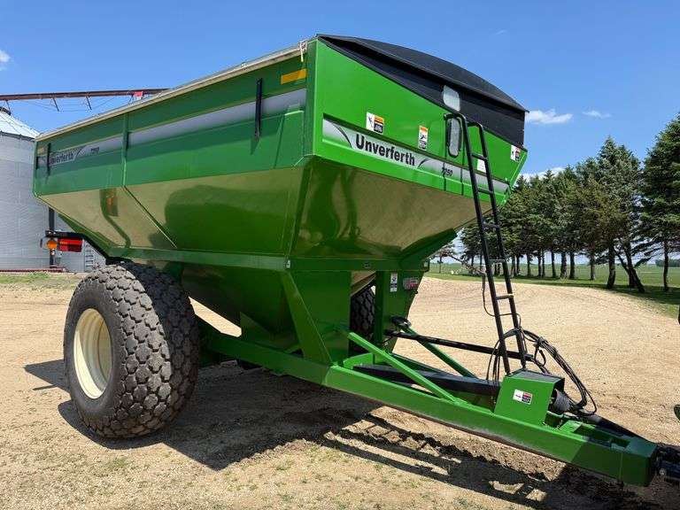 Unverferth 7250 Grain Cart, Roll Tarp, Sealer, Hyd. Spout, 30.52-32" Tires