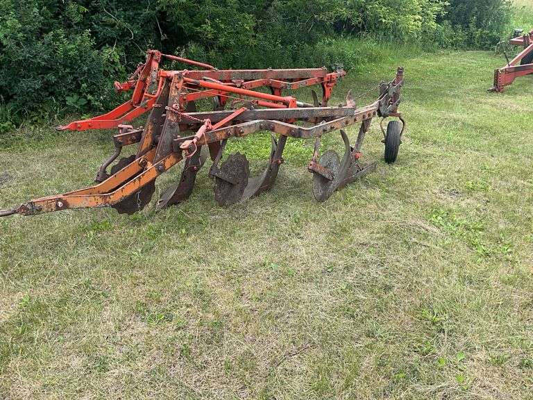 Allis Chalmers snap coupler 3 bottom plow