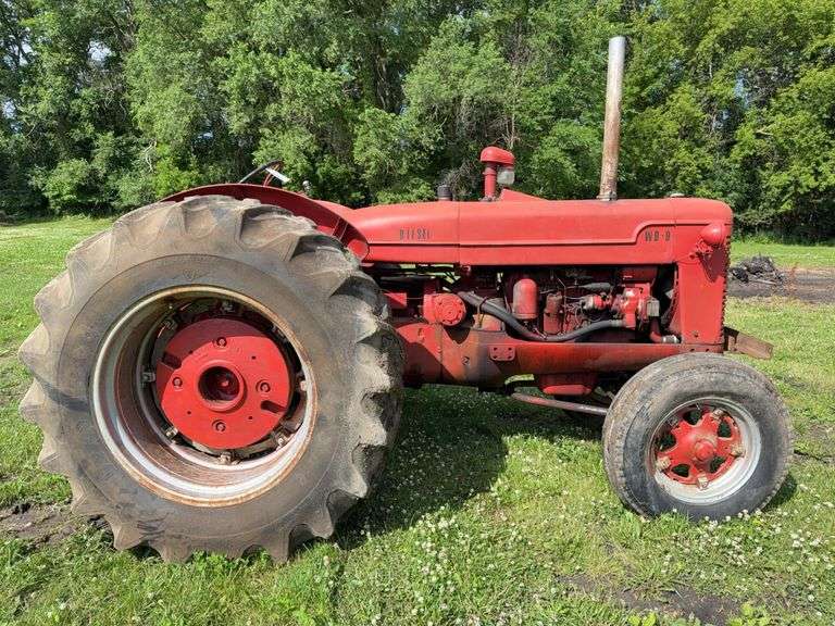 McCormick WD-9 Diesel Standard Tractor, PTO, Live Hydraulics, 1 Remote, Dra