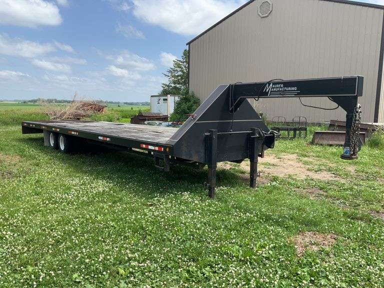 2001 Maurer 5TH Wheel Flat Bed Trailer, 36’x102” Hydraulic Folding Dovetail