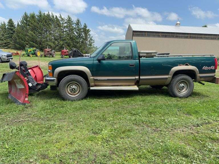 1998 Chevy 3500 Plow Truck, Regular Cab, Long Box, 5.7l V8 Gas, 156,388 Mil