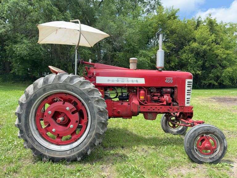 1957 Farmall Model 450 Diesel Tractor, Good T/A, Fast Hitch, Clam Shell Fen