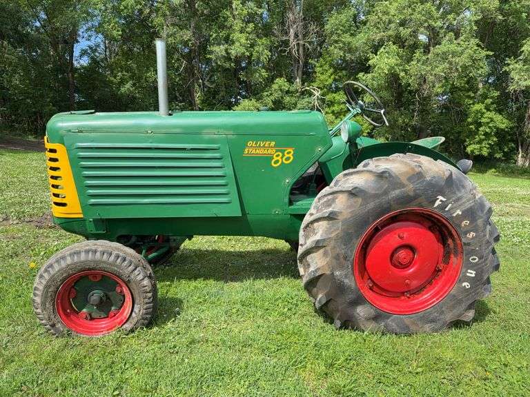 Oliver Model 88 Gas Standard Tractor, Side Curtains, Belt Pulley, Draw Bar,