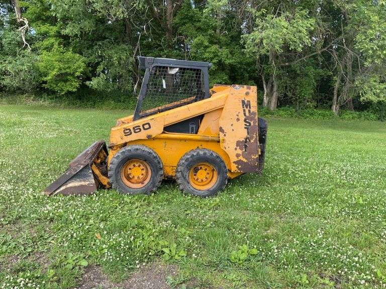 Mustang Model 960 Skid Loader, 3,792 Hrs, Cage Cab, Diesel Engine, Heat, Au