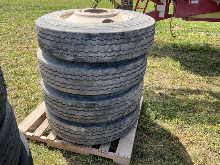(4) 285/75R24.5 Tires on Steel Rims