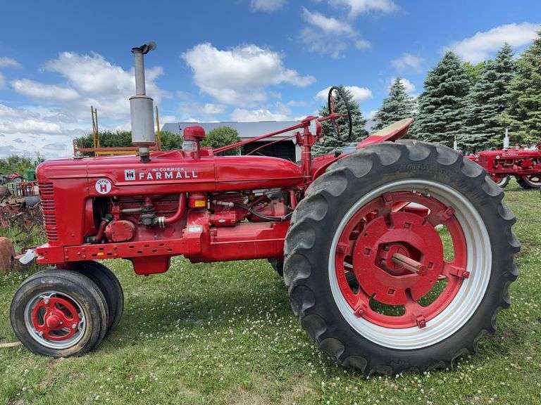 1953 Farmall Super H, Restored, NF, Clam Shell Fenders, 12.4-38 Tires Rear,