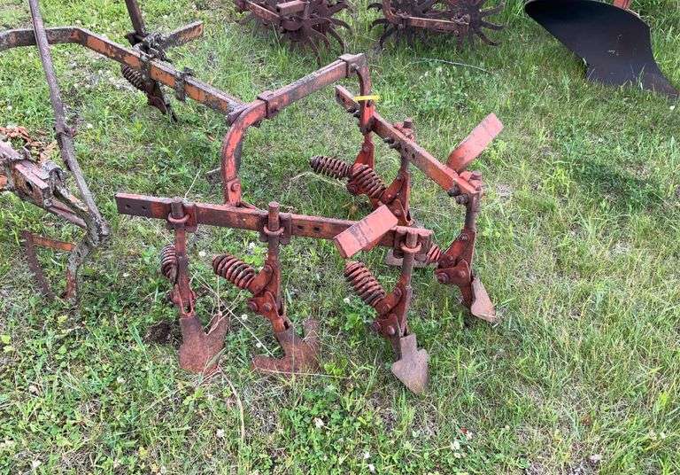 Allis-Chalmer cultivator for G