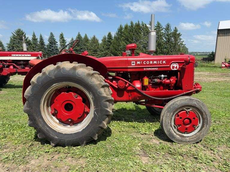 1953 McCormick Super W-4 Standard Gas Tractor, 540 PTO, Single Remote, 14.9