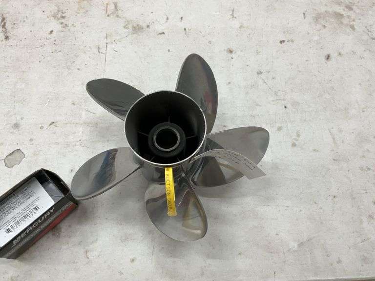 Quick silver QST 5 5 blade stainless steel 13.3-21 pitch prop comes with hu