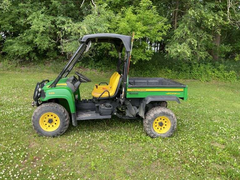 John Deere Model 620I Gator, 4,826 Miles, Gas Engine, Electric Dump Box, 4x