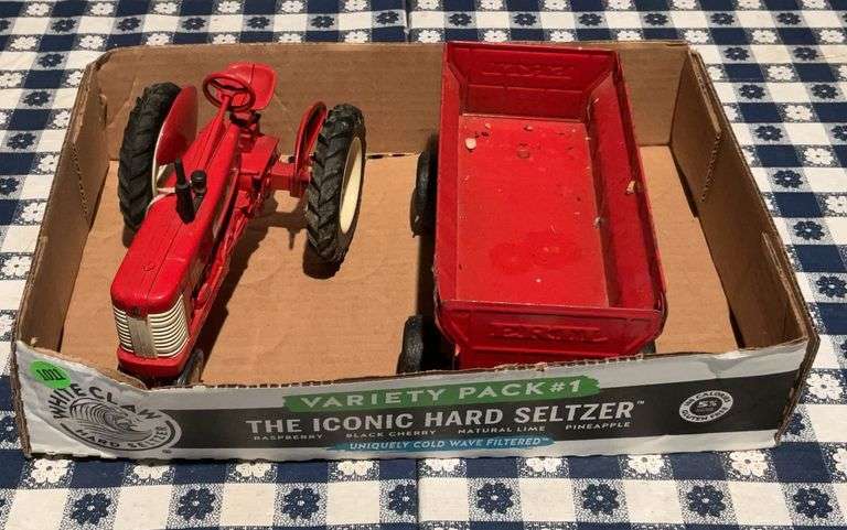 Ertl 1/16 Scale Model Farmall 350, Grain Box