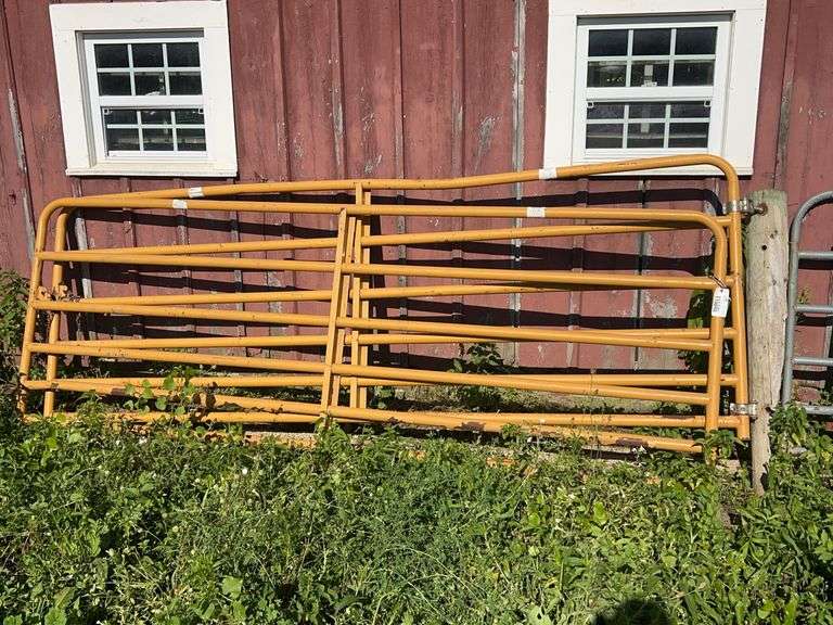 (2) 12' Sioux Gates, Selling 2x$