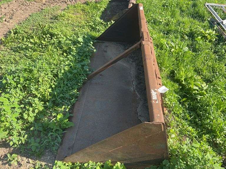 Stout 96" Material Bucket, Universal Skidloader Mount