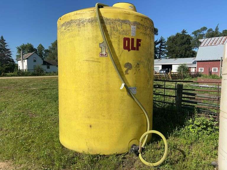 QLF 3000 Gallon Upright Poly Tank With Banjo Fitting Outlet Tee
