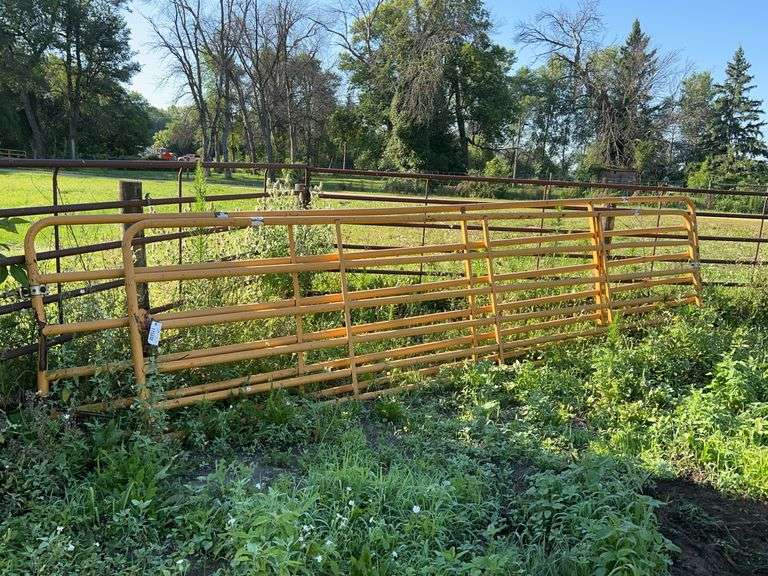 20' Sioux Gate, 18' Sioux Gate, Selling 2x$
