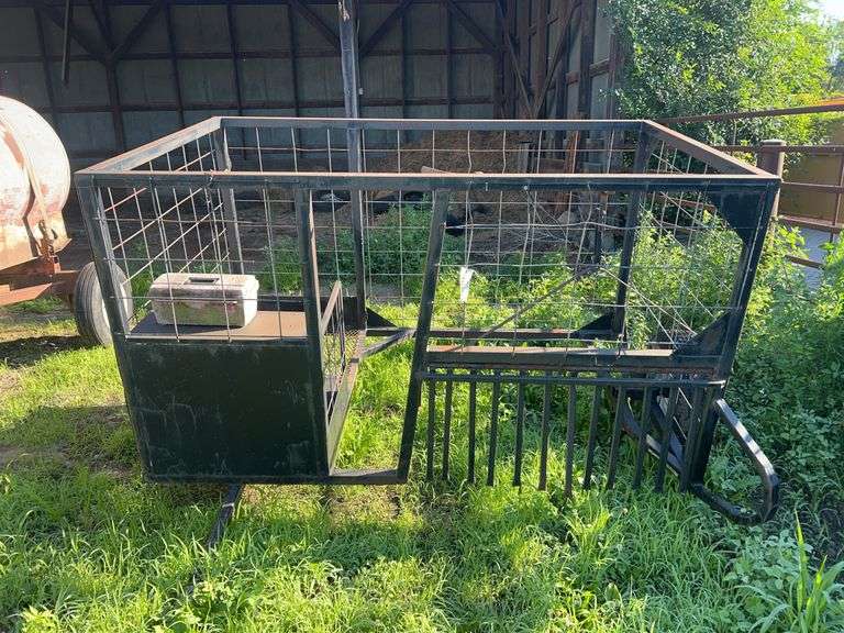 Towable 5'x8' Calf Catching/Saftey Crate, One Way Front Swing Gate