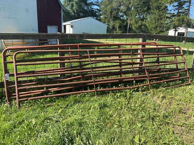 (2) 16' Gates, (1) 14' Gate, Selling 3x$
