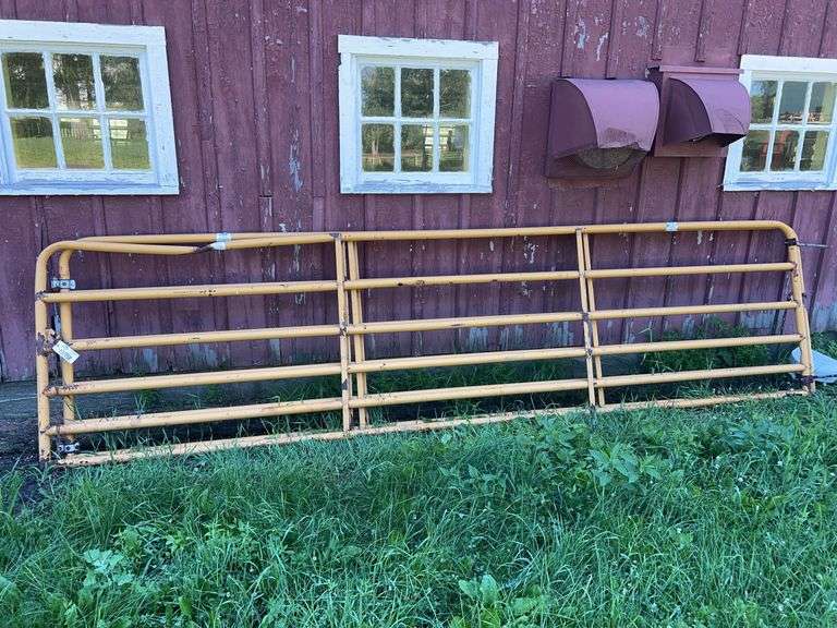 (2) 16' Sioux Gates, Selling 2x$