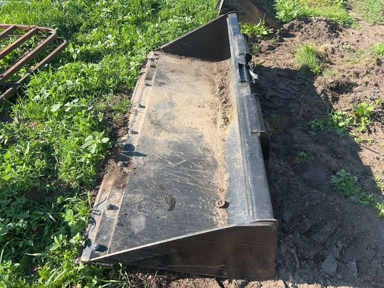 John Deere Worksite Pro C84 Bucket, Bolt On Cutting Edge, Universal Skidloa