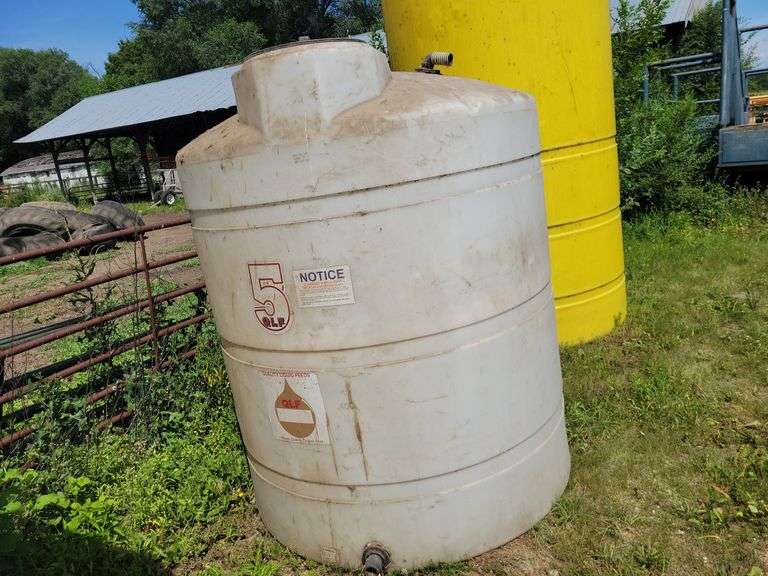 1000 Gallon Poly Tank