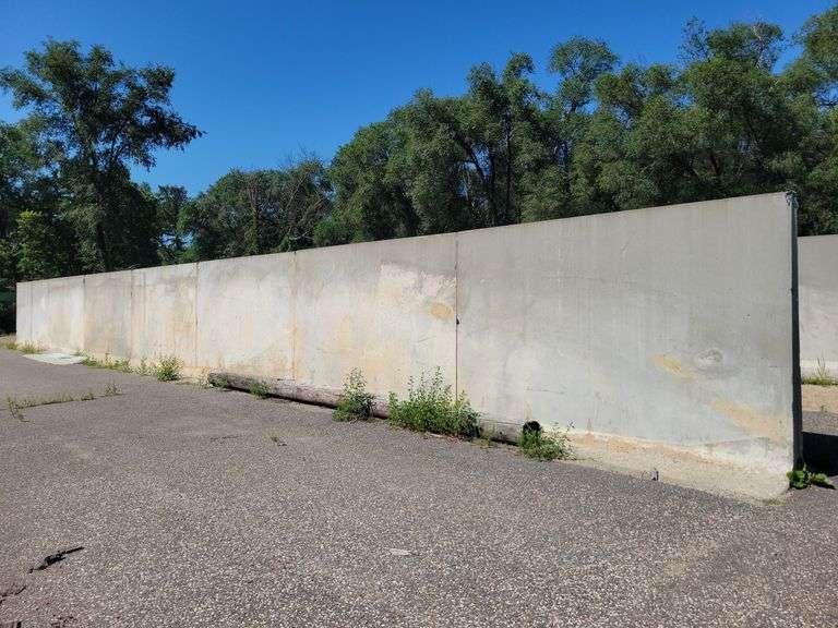(8) Freestanding Cement Bunker Wall Dividing T - Foot Sections (Approximate