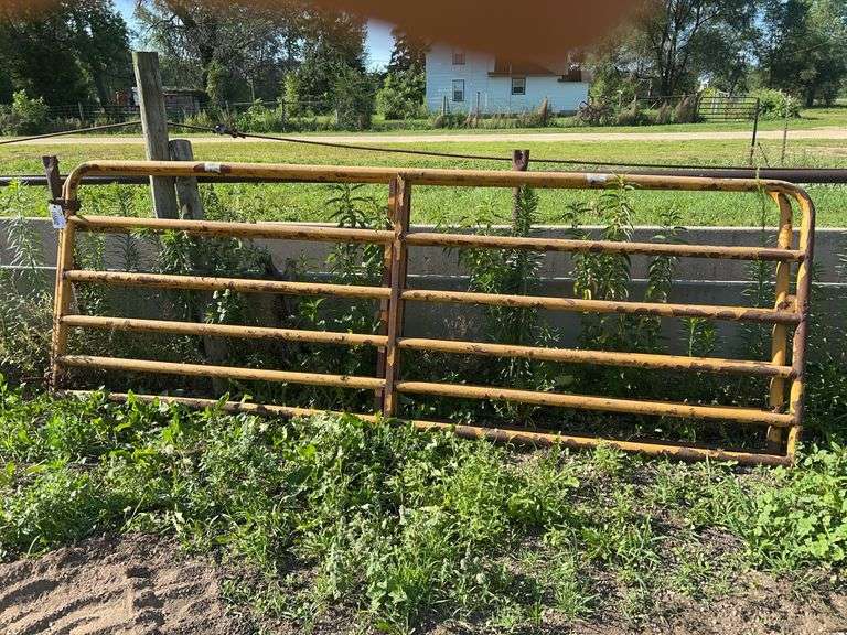 (2) 12' Sioux Gates, Selling 2x$