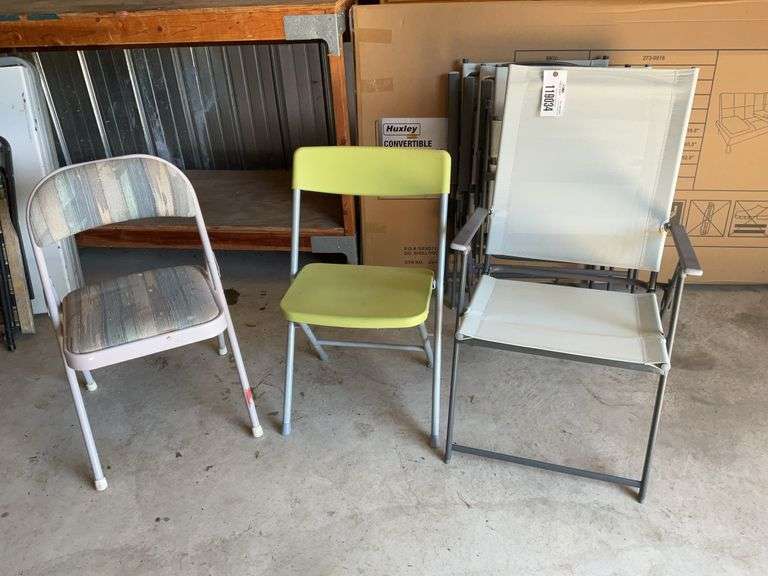 (4) Lawn chairs, (2) Folding Chairs