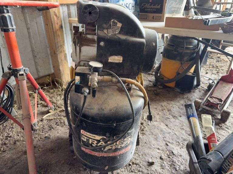 Trades Pro 11 Gallon 115 Volt Air Compressor