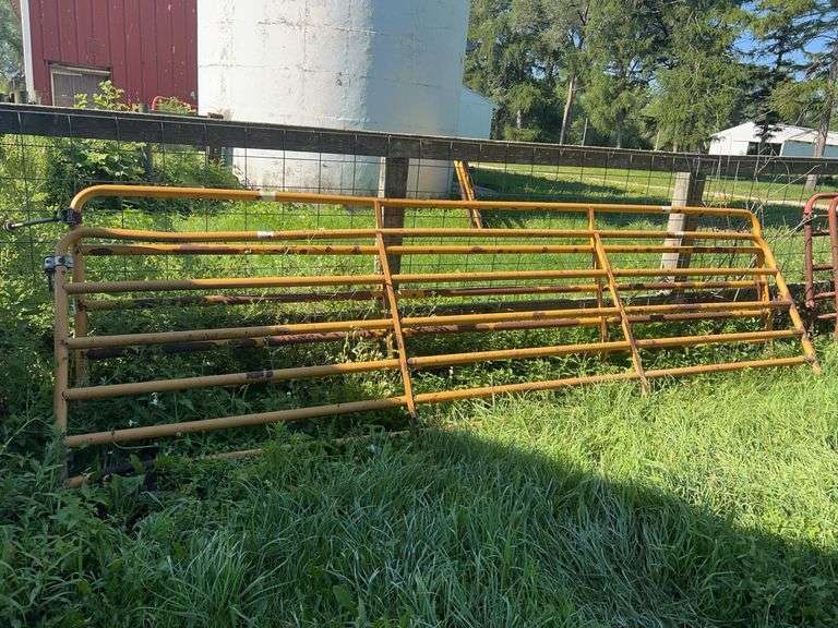 (2) 16' Sioux Gates, Selling 2x$