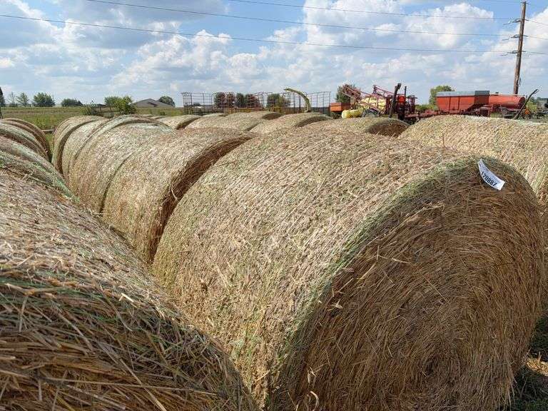 (10) 4’x5’ Barley Straw Round Bales, Selling 10x$