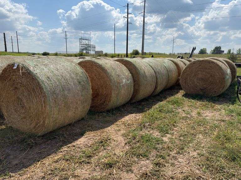 (14) 4’x5’ Barley Straw Round Bales, Selling 14x$