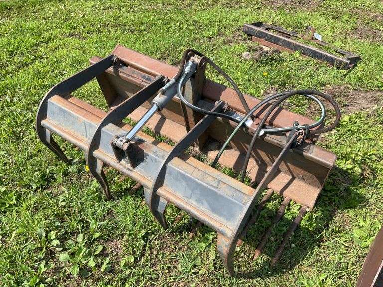 Shop Built 5’ Brush Grapple, Mustang Mounts