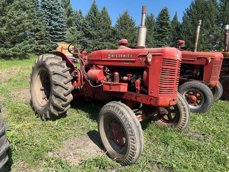 McCormick Super W-6 Tractor, Single Remote Hydraulic, Bad Rear Tire, Wheel 