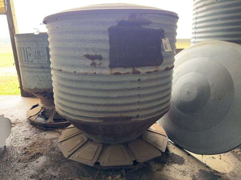 2 Ring Pig Feeder with Cover(located hoop building)