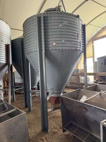 Single Ring (32" Height x 5+' Round) Bulk Bin (located hoop building)