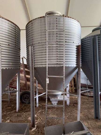2 Ring (27" High x 6+' Round) Bulk Bin (located hoop building)