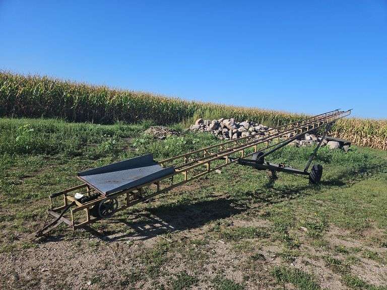 40+ Ft Hay Conveyor with Transport and Hitch (no electric motor)