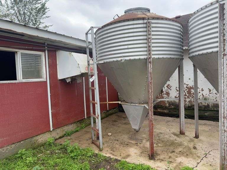 Single Ring Bulk Bin with 4" Unload Auger with 3/4Hp Electric Motor (Buyer