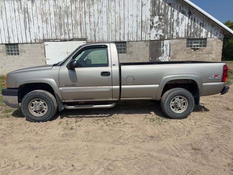2003 Chevy Silverado 2500HD LS Pickup, 100,702 Actual Miles, 4x4, 6.0L V8 G