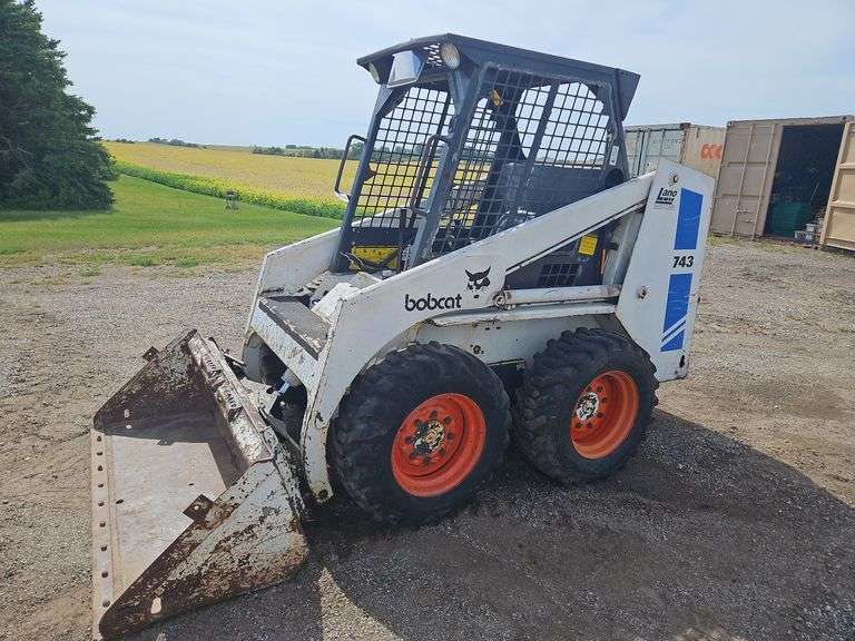 Bobcat 743, Kubota Diesel, Reads 4713 Hrs, SN:5019-M-23431, New Battery, (E